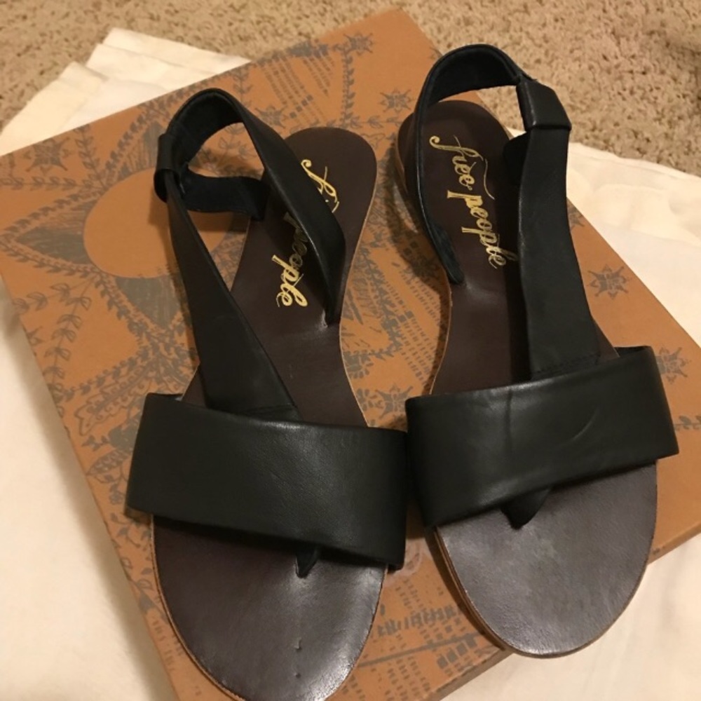 Free People Black flat leather sandal